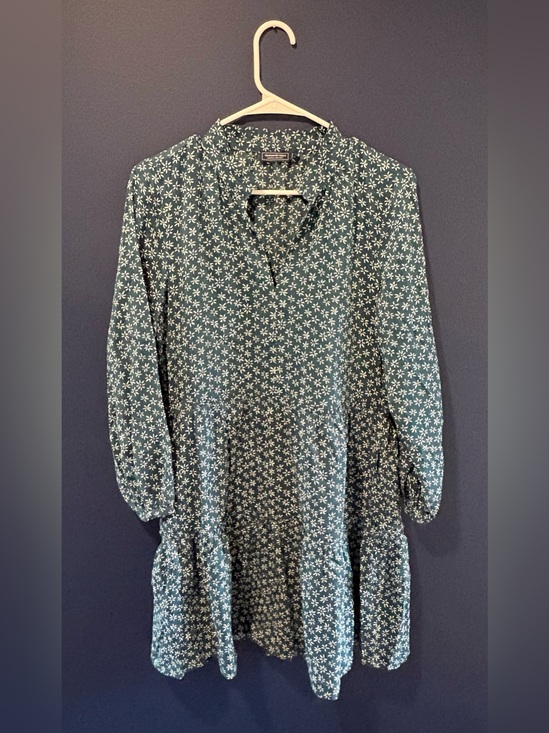 Vineyard Vines Dresses & Skirts - Vineyard Vines Cotton/Silk Blend Floral Tiered Long-Sleeve Dress - Small